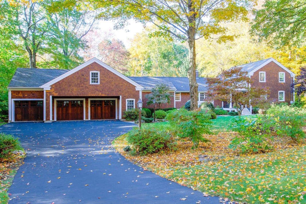 Family Home For Sale in Wilton, CT 06897